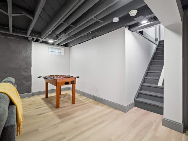 Building Photo - 432 N Firestone Blvd