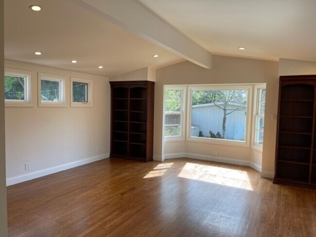 Building Photo - Lafayette home, great location!