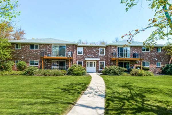 Building Photo - 28 Fountain Ln