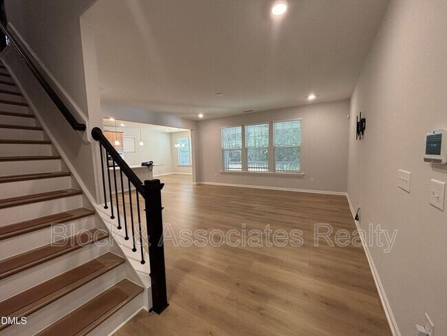 Building Photo - 2105 Goudy Dr