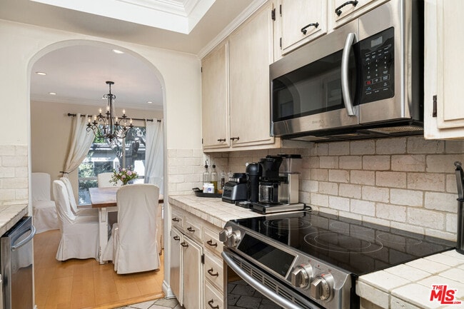 Building Photo - 11965 Gorham Ave