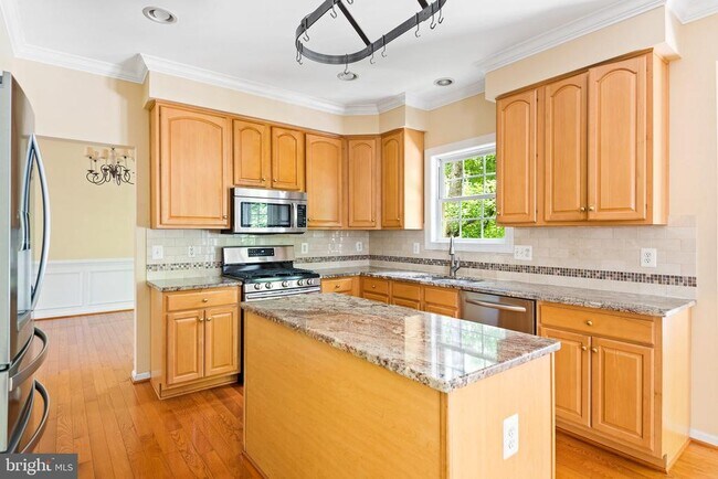 Building Photo - 2202 Sarah Woods Ct