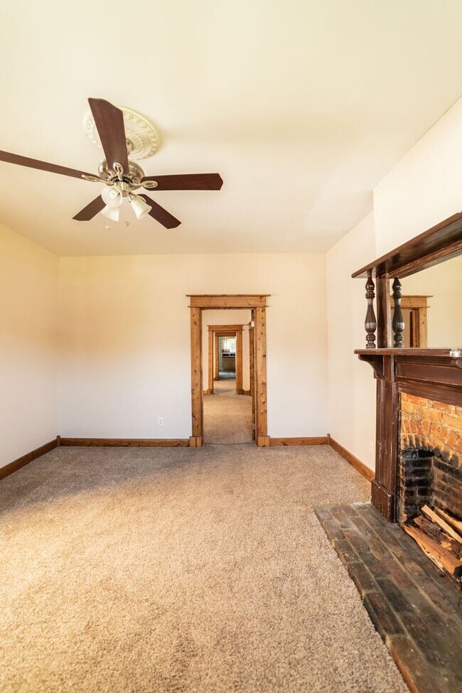 Building Photo - Charming 2Bedroom Apartment in The Nations