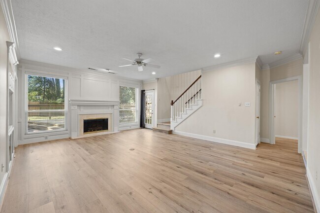 Building Photo - 12119 Auburn Hills Dr