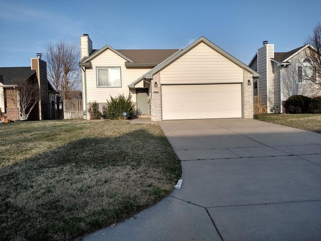 Building Photo - 819 S Todd Cir