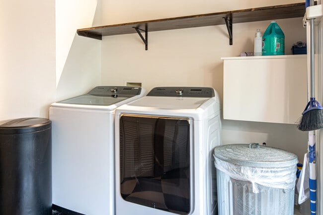 Building Photo - 1816 Bear Spgs Wy