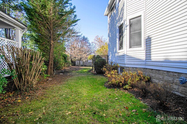 Building Photo - 9 Academy St