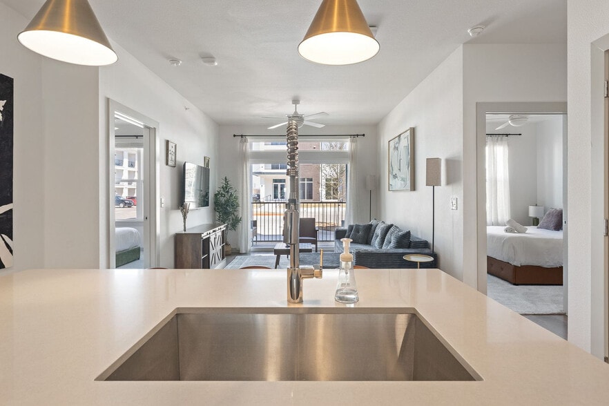 Building Photo - 1301 Leah Ave