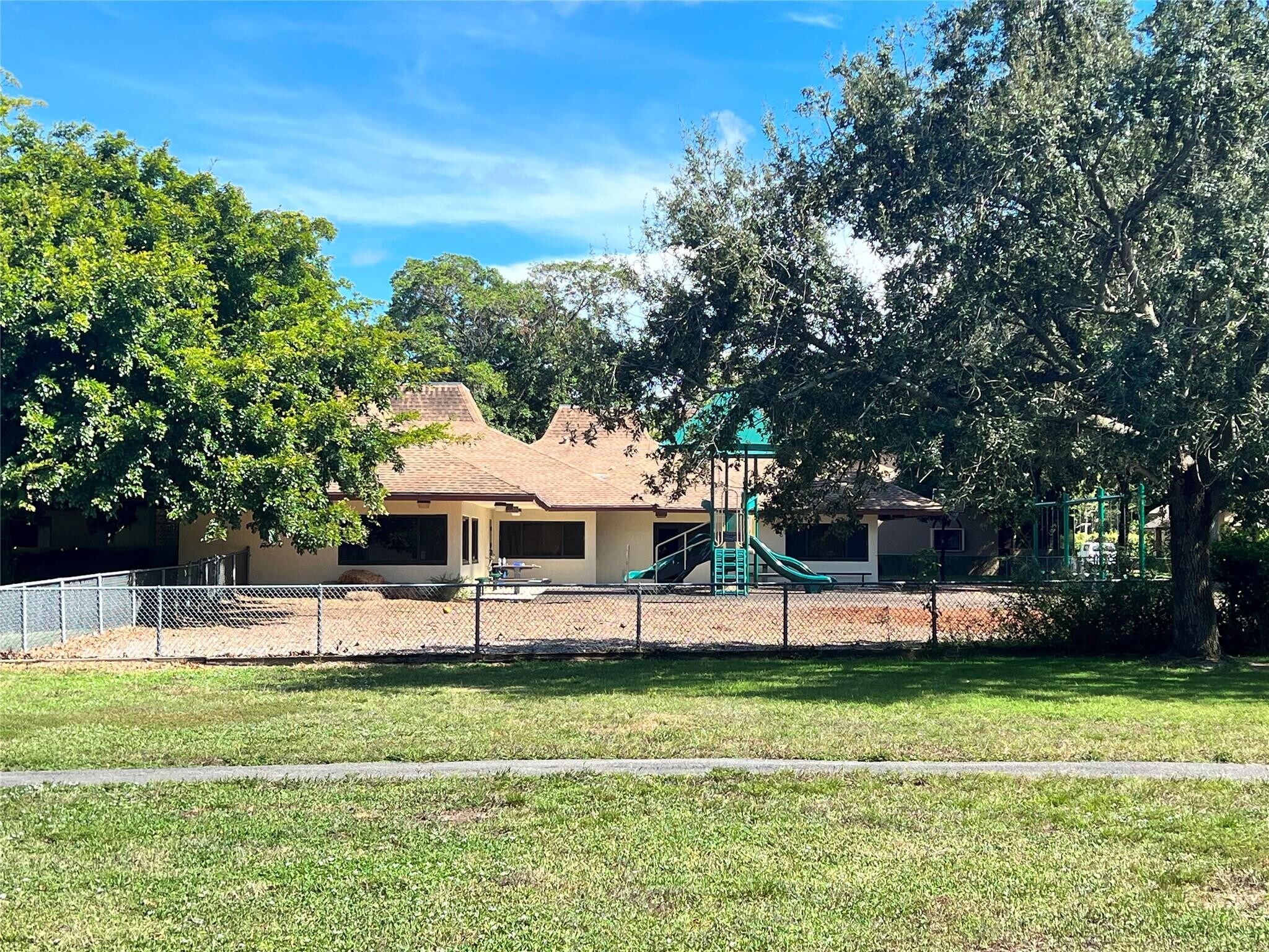 Building Photo - 2352 NW 37th Ave