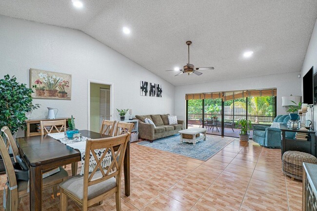 Building Photo - 8366 Blue Cypress Dr