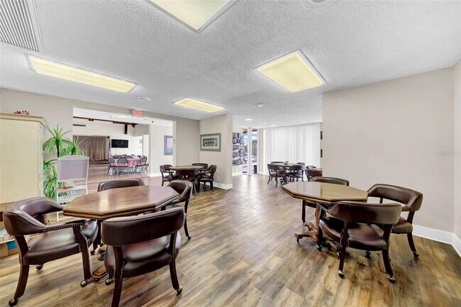 Building Photo - 4651 Lake Villa Dr