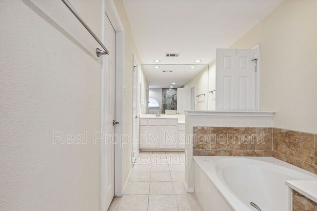 Building Photo - 6223 Bentwood Trail
