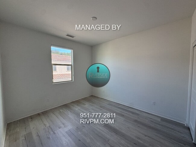 Building Photo - DISCOVER YOUR DREAM CONDO AT BEDFORD IN CORONA!!  SOLAR INCLUDED!