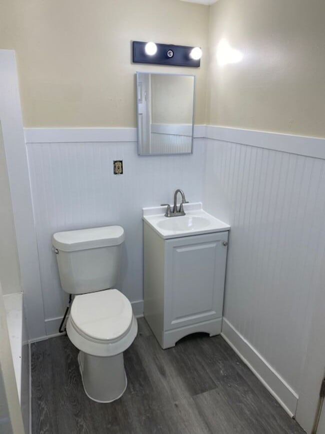 Building Photo - Spacious and beautifully remodeled 5 bed 2 bathroom home