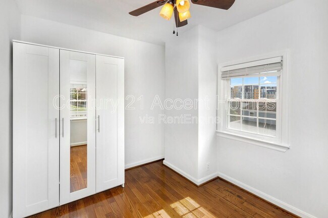 Building Photo - 5026 23rd St S