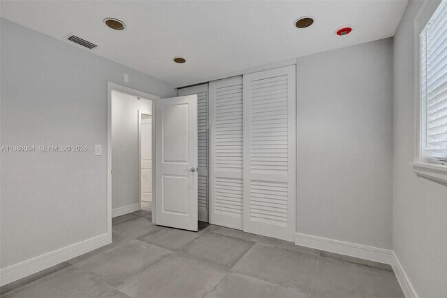 Building Photo - 902 Mandarin Isle