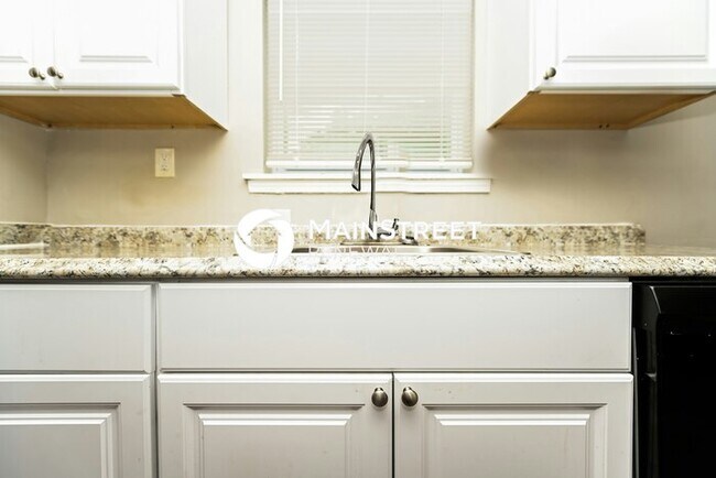 Building Photo - 3 Bedroom Pet-Friendly Home in Rex, GA with Main Street Renewal