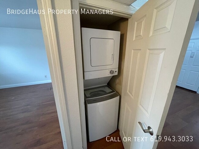 Building Photo - 3988 Iowa St