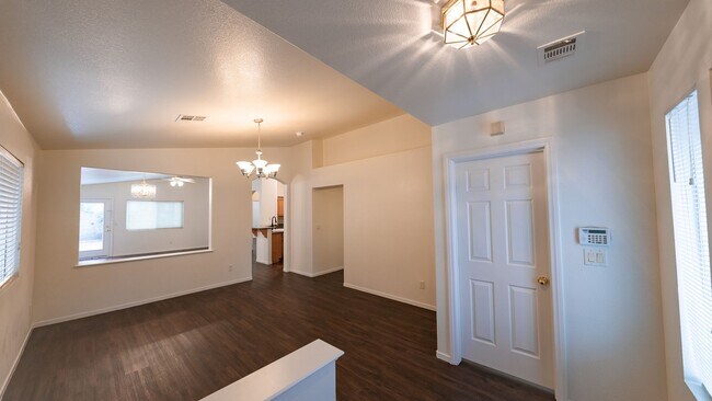Building Photo - Beautiful Single Story Home with New Floor...
