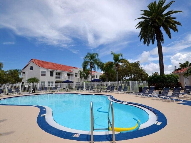 Building Photo - 6073 Bahia Del Mar Blvd S