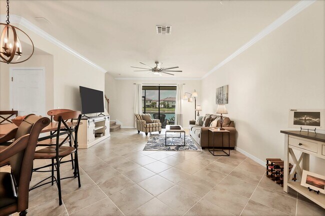 Building Photo - Seasonal Short-Term 3 Bedroom 2.5 Bathroom Townhouse located in Gran Paradiso!