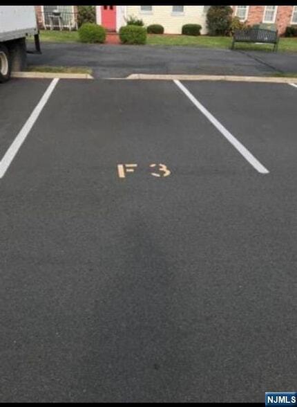 Building Photo - 1002 Unicorn Way