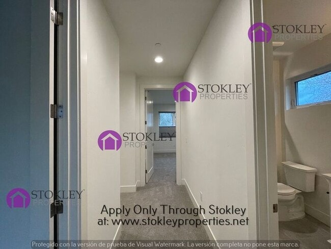 Building Photo - 3184 Manor Ave