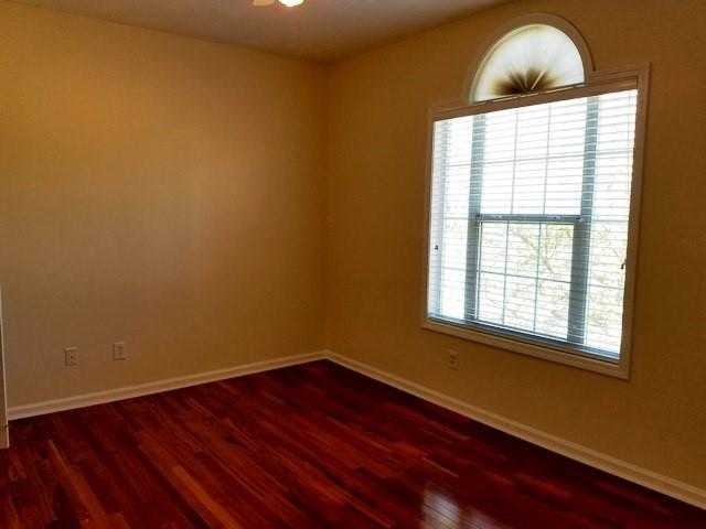 Building Photo - 6000 Carlow Ct SE