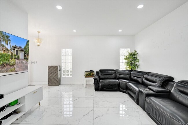 Building Photo - 4118 Sapphire Terrace