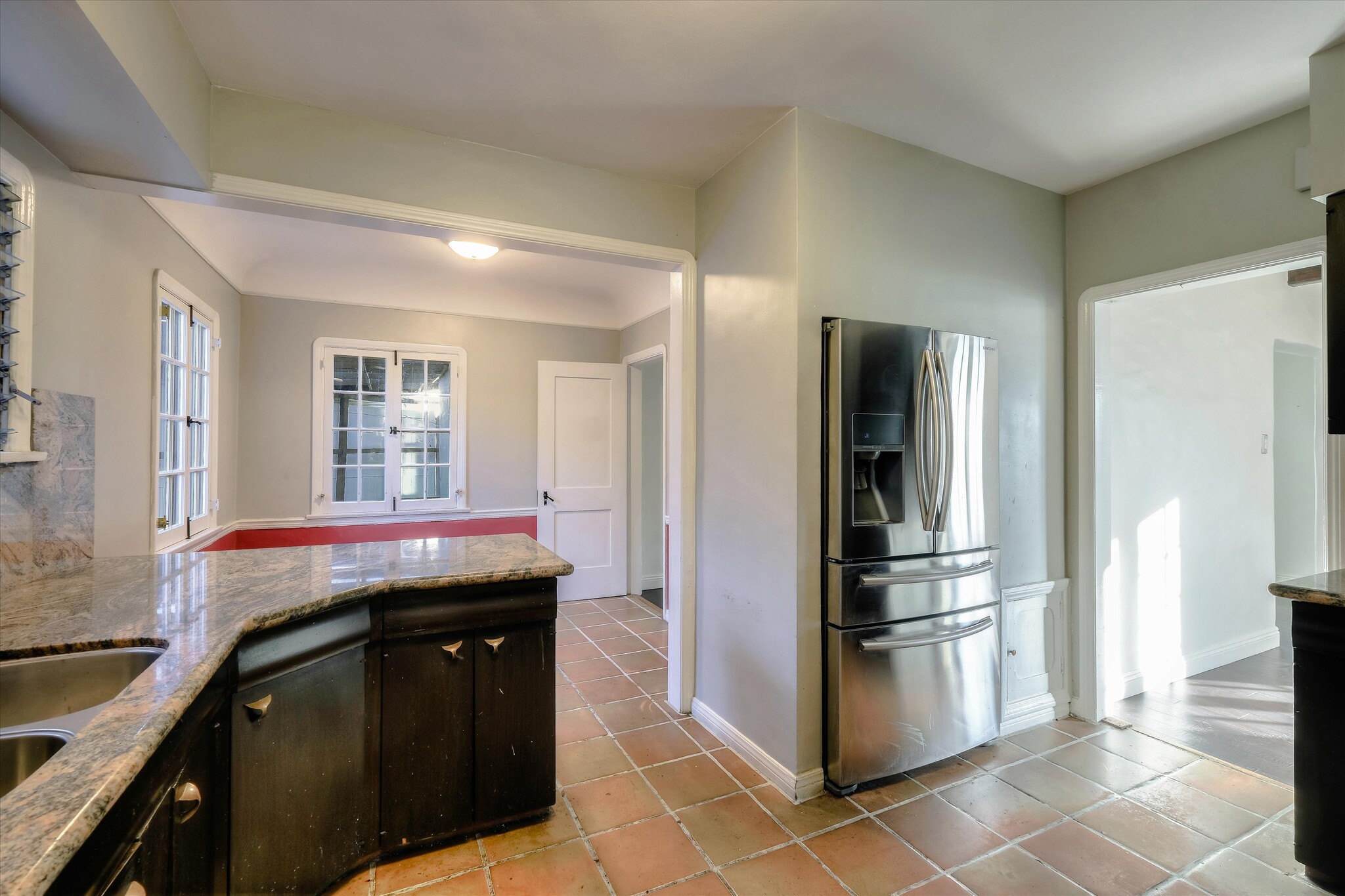 Building Photo - 366 S Crescent Heights Blvd