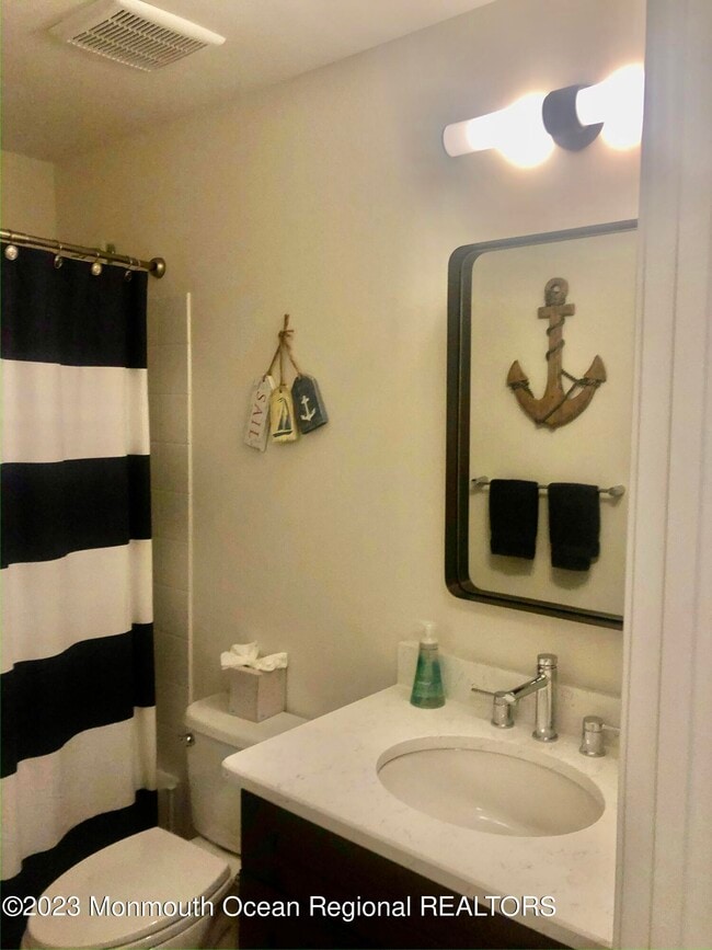 Building Photo - 410 Sewall Ave