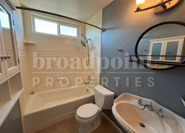 Building Photo - 1500 Via Dorado