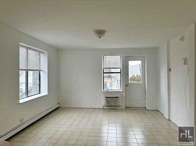 Building Photo - 76 DRIVE - Studio