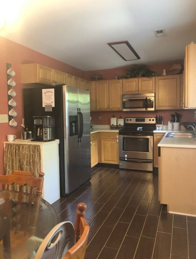 Building Photo - 3175 Kirklevington Dr