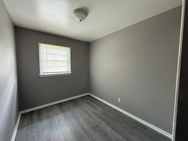 Building Photo - 3117 Hovey St