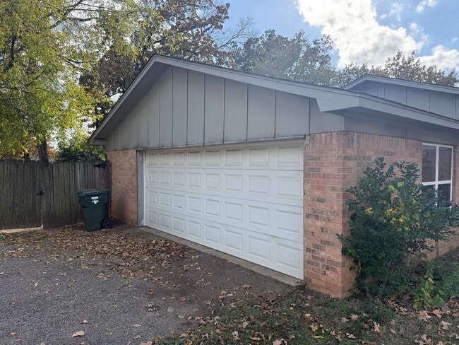 Building Photo - 3417 Timberlane Dr