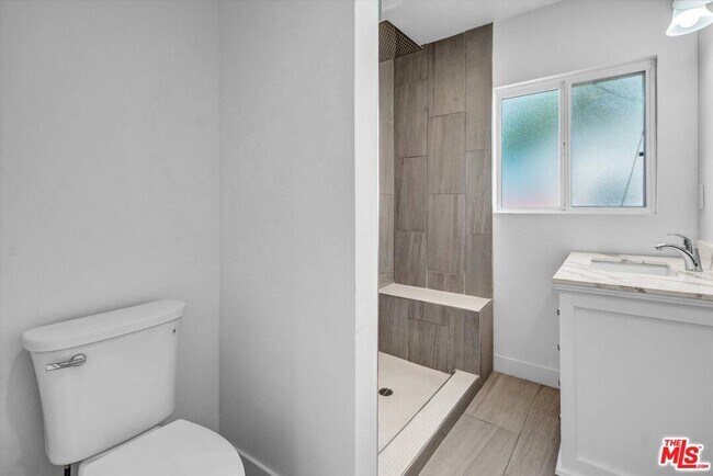 Building Photo - 21431 Moneta Ave