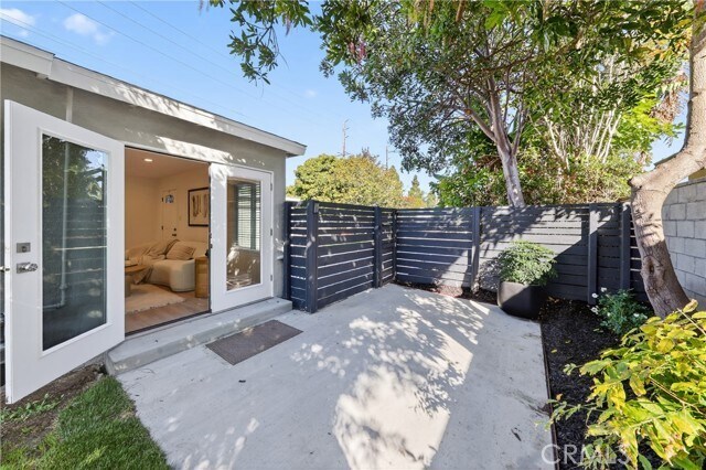 Building Photo - 302 Cleveland Dr