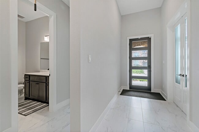 Building Photo - 7327 Sunny Oak Ln