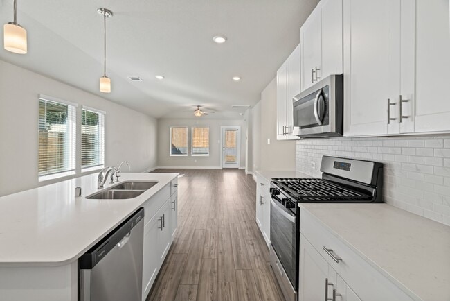 Building Photo - 2014 Darlington Oak Dr