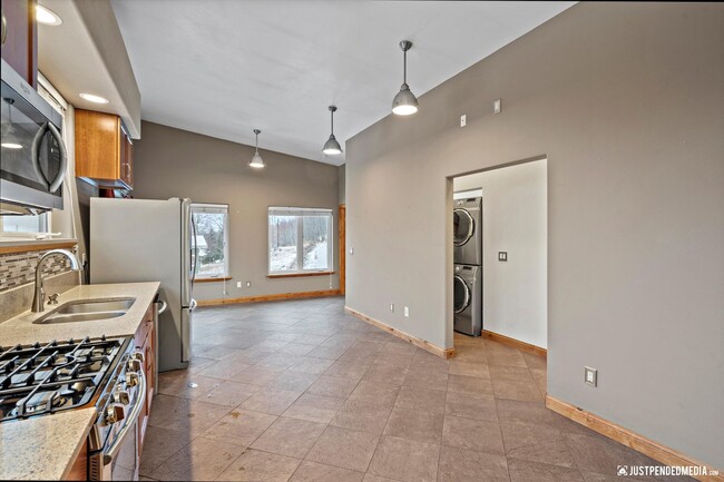 Building Photo - 24618 Wilma Cir
