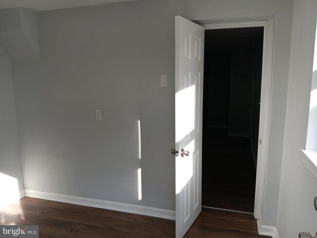 Building Photo - 1020 Potter St