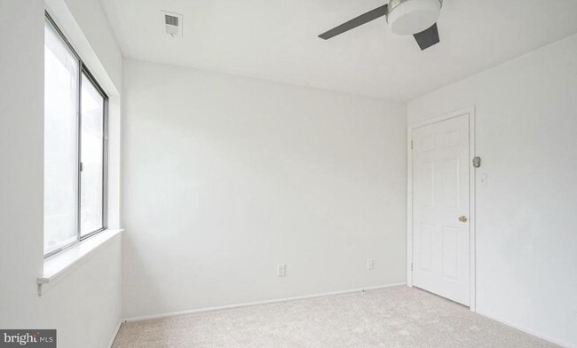 Building Photo - 107 Lucas Ln