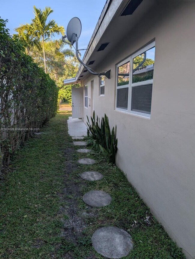 Primary Photo - 1118 NW 2nd Ave