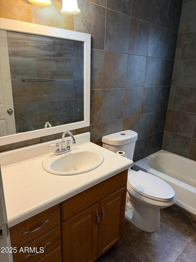 Building Photo - 1516 W Pueblo Ave