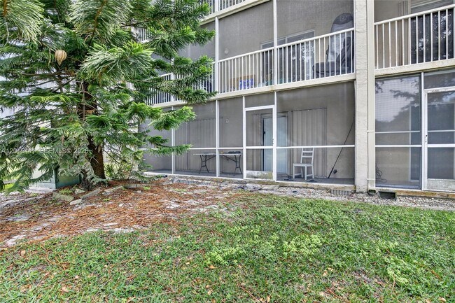 Building Photo - 9470 Tangerine Pl