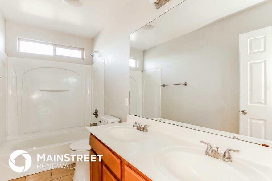 Building Photo - 7418 W St Catherine Ave