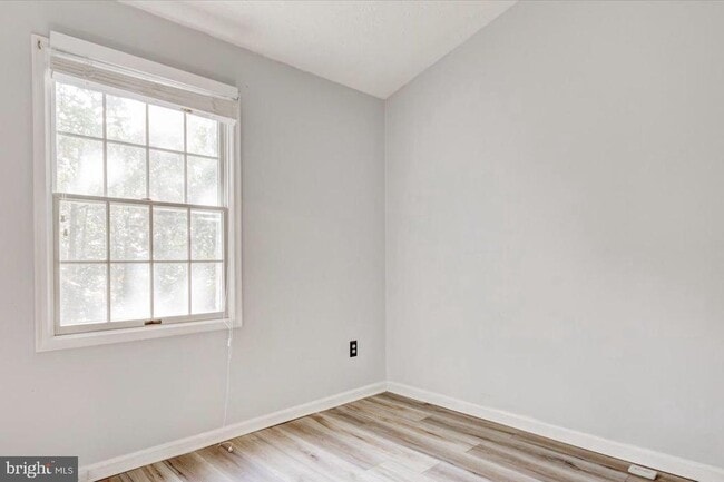 Building Photo - 7014 Chestnut Brook Ct