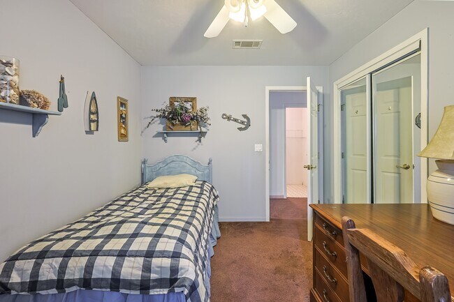 Building Photo - 8 Vick Rd