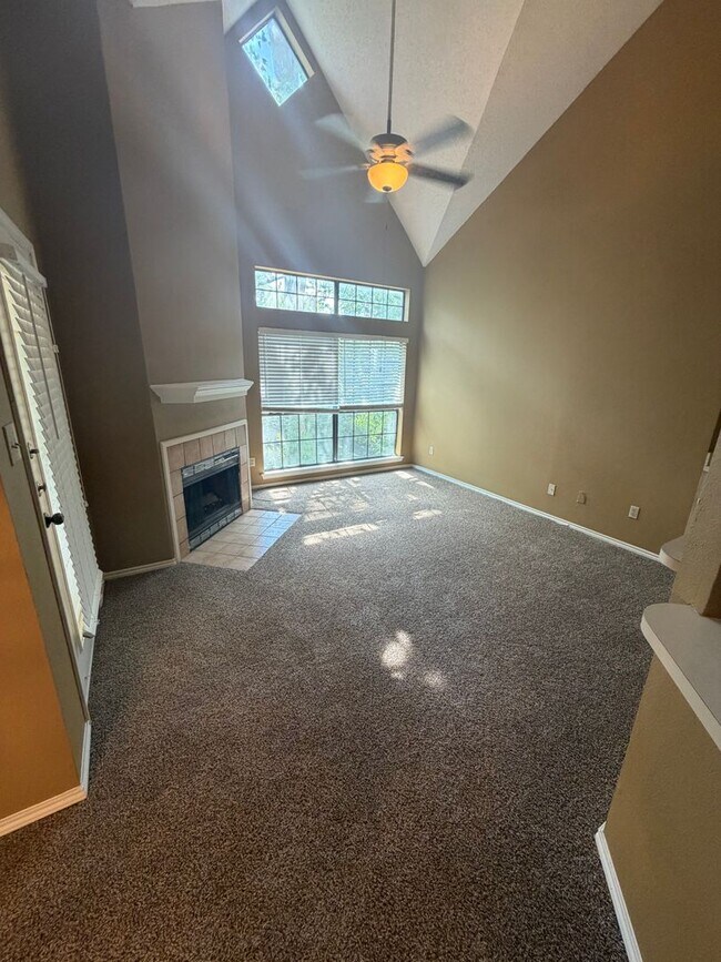 Building Photo - 9601 Forest Ln